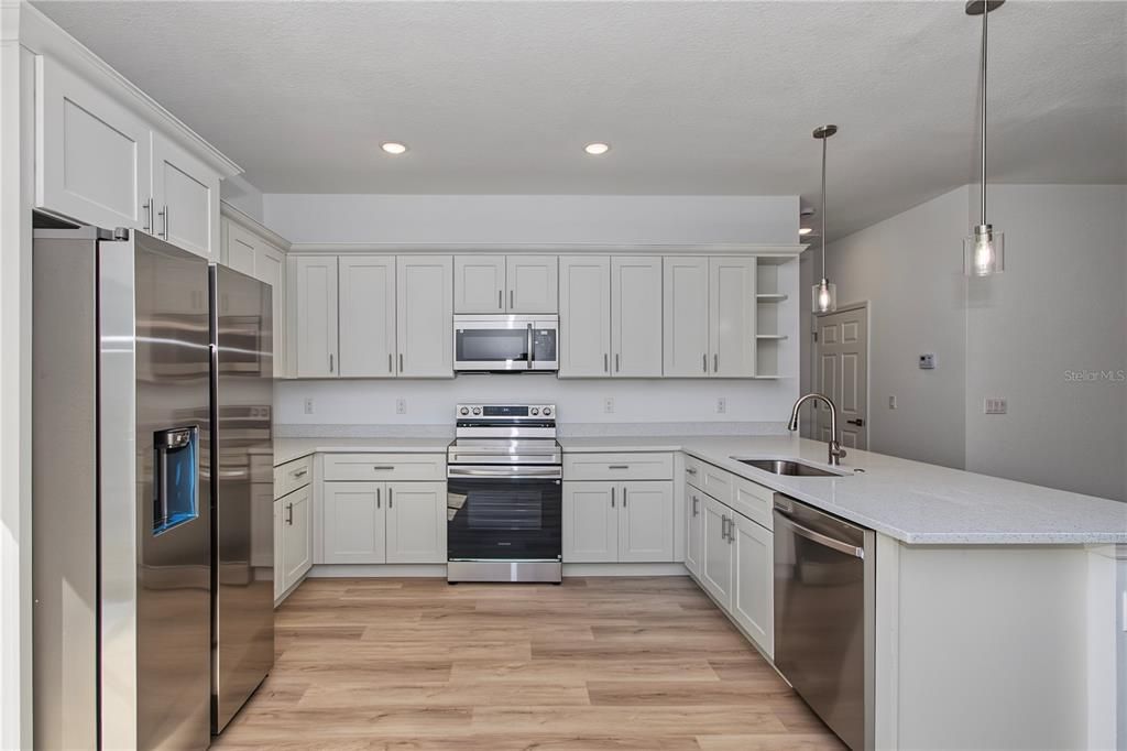 For Sale: $249,000 (3 beds, 2 baths, 1427 Square Feet)