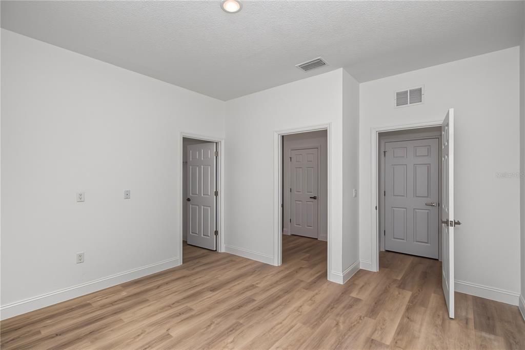 For Sale: $249,000 (3 beds, 2 baths, 1427 Square Feet)