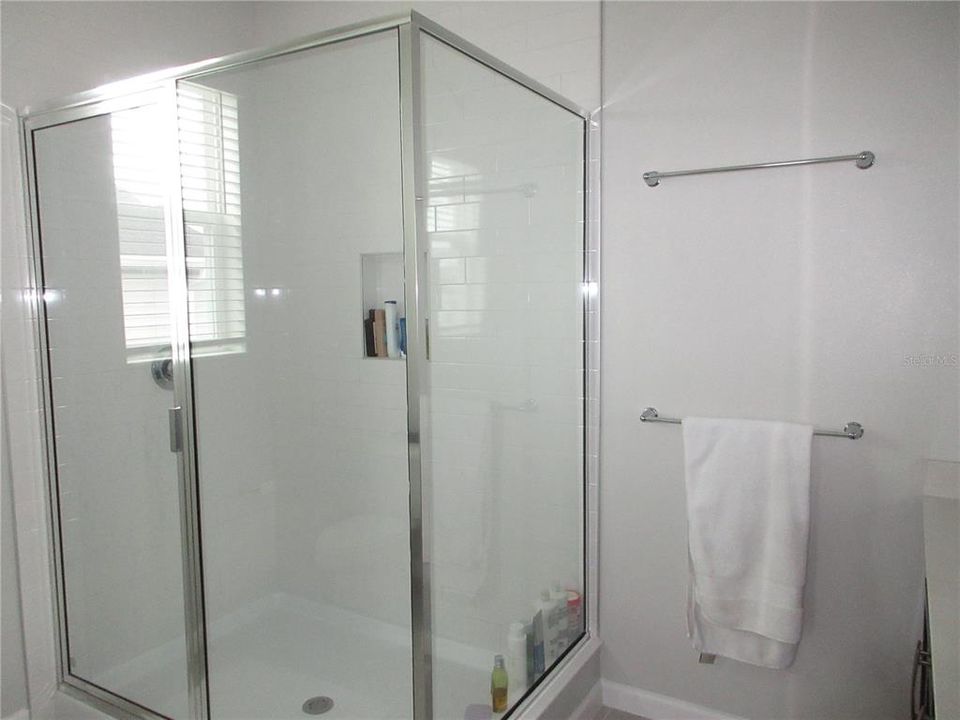 На продажу: $399,000 (3 спален, 2 ванн, 1833 Квадратных фут)