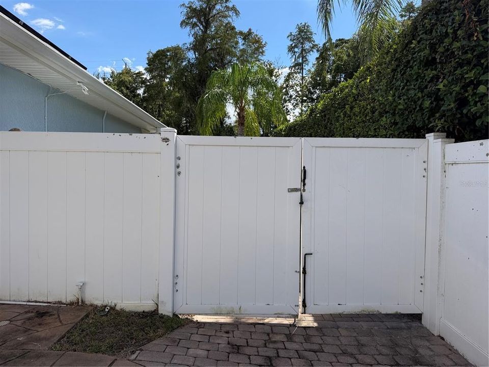 For Sale: $485,000 (3 beds, 2 baths, 1870 Square Feet)
