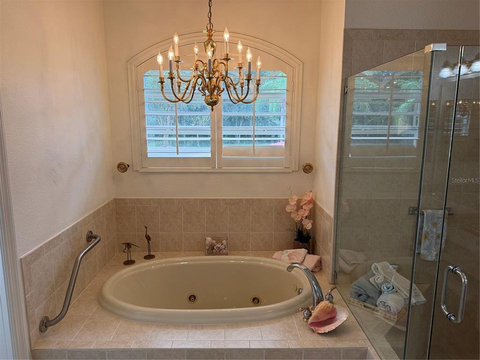 For Sale: $485,000 (3 beds, 2 baths, 1870 Square Feet)