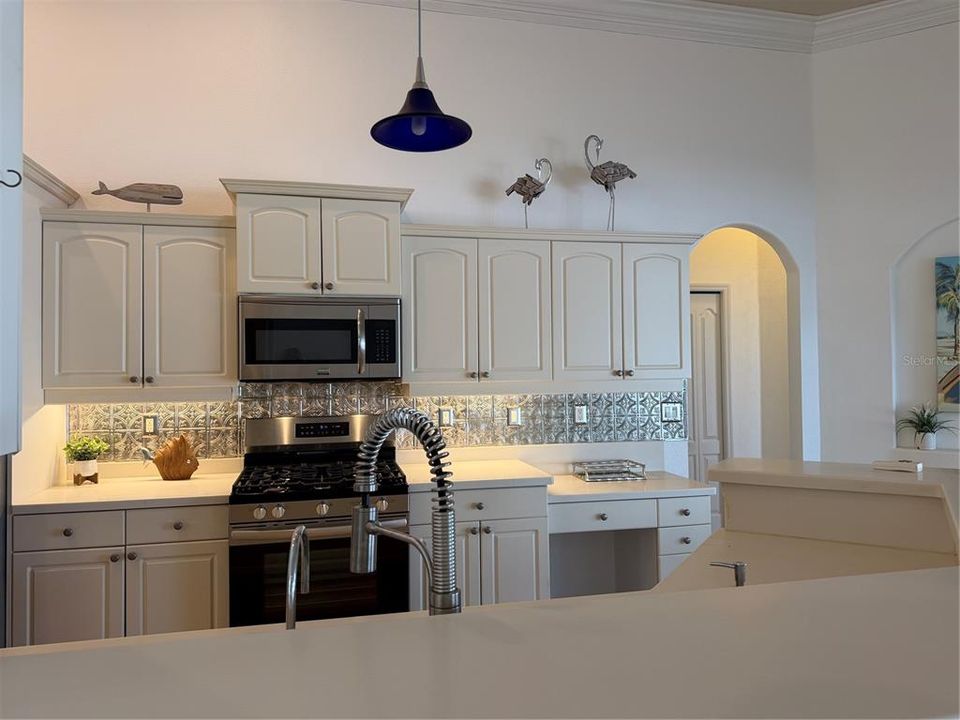For Sale: $485,000 (3 beds, 2 baths, 1870 Square Feet)