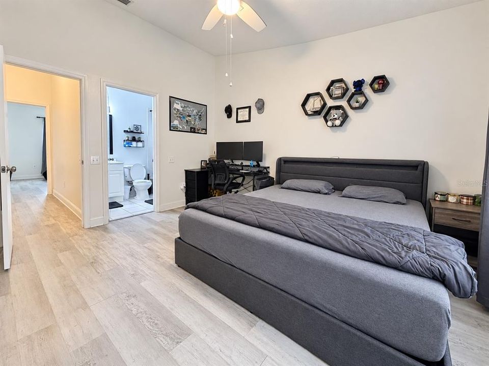 В аренду: $1,800 (2 спален, 2 ванн, 1184 Квадратных фут)