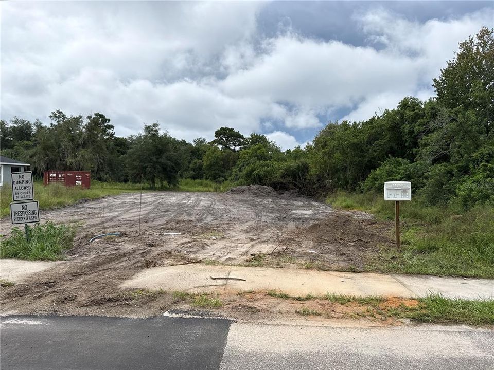 待售: $83,000 (0.19 acres)