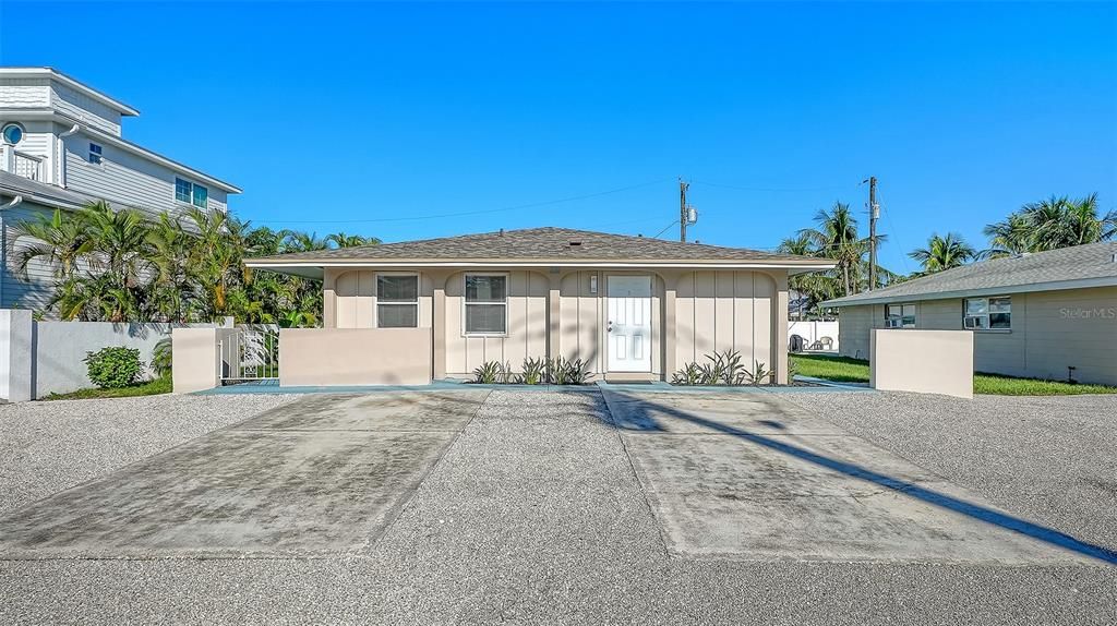 For Sale: $975,000 (2 beds, 0 baths, 1276 Square Feet)