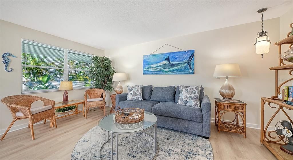 For Sale: $975,000 (2 beds, 0 baths, 1276 Square Feet)