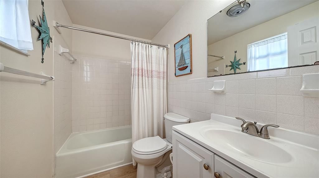 For Sale: $975,000 (2 beds, 0 baths, 1276 Square Feet)