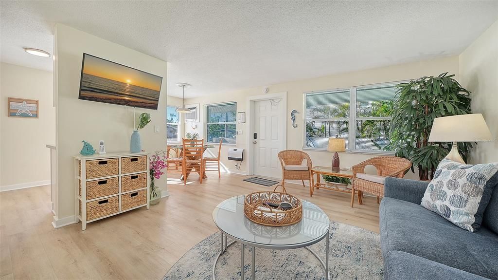 For Sale: $975,000 (2 beds, 0 baths, 1276 Square Feet)