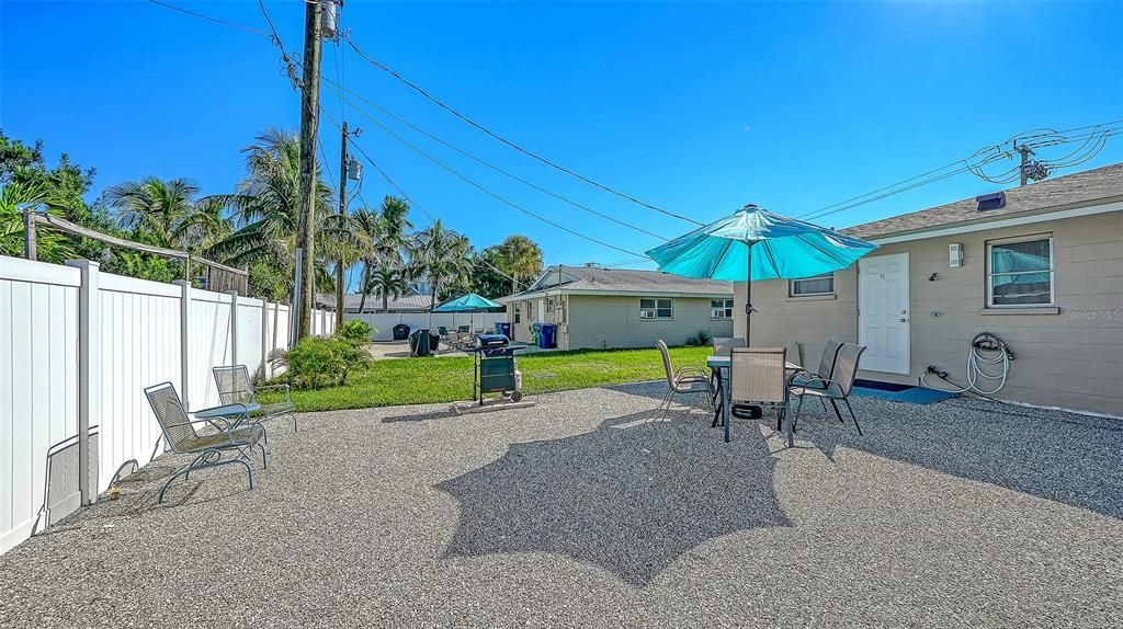 For Sale: $975,000 (2 beds, 0 baths, 1276 Square Feet)