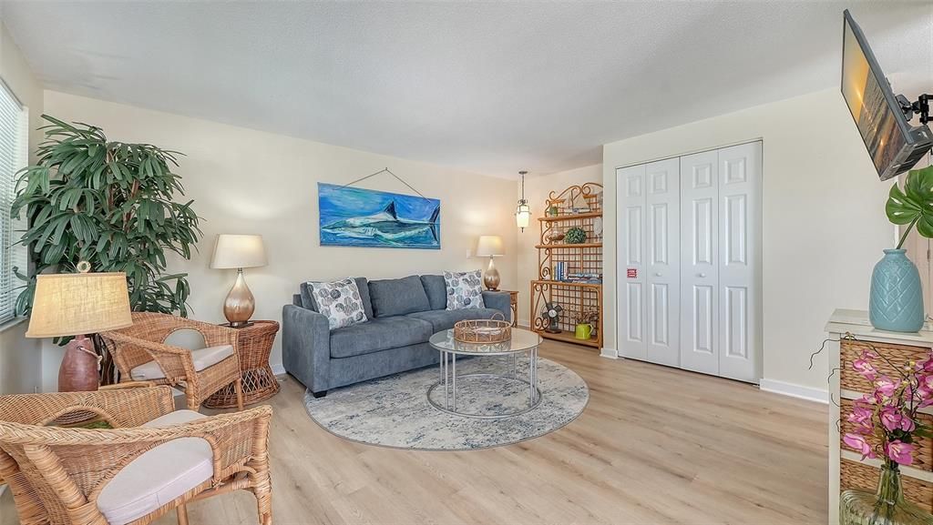 For Sale: $975,000 (2 beds, 0 baths, 1276 Square Feet)