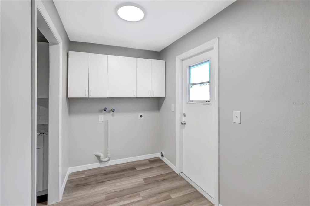 En Venta: $299,000 (3 camas, 2 baños, 1875 Pies cuadrados)