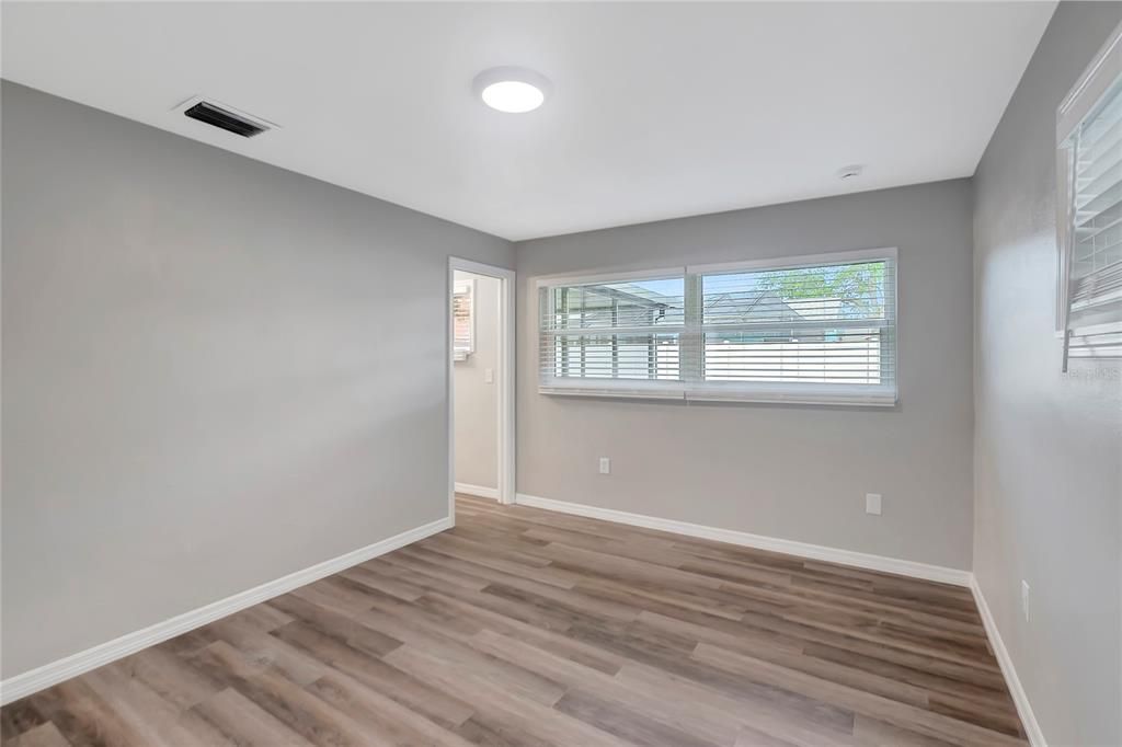 En Venta: $299,000 (3 camas, 2 baños, 1875 Pies cuadrados)