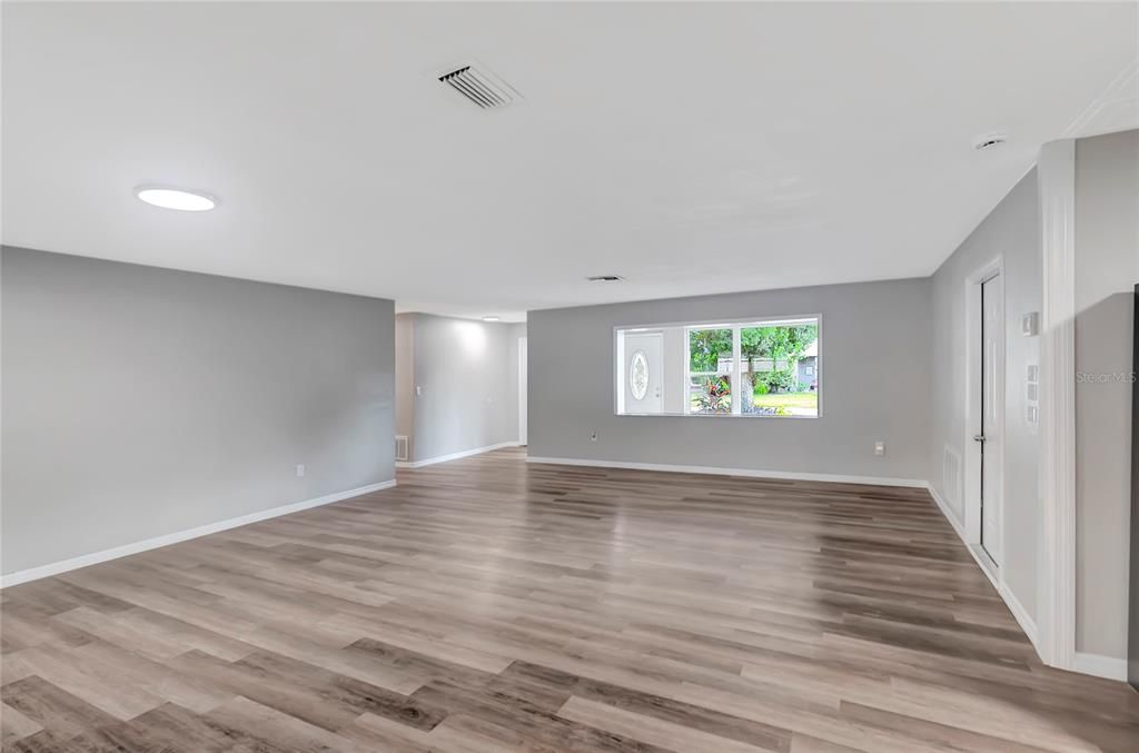 En Venta: $299,000 (3 camas, 2 baños, 1875 Pies cuadrados)