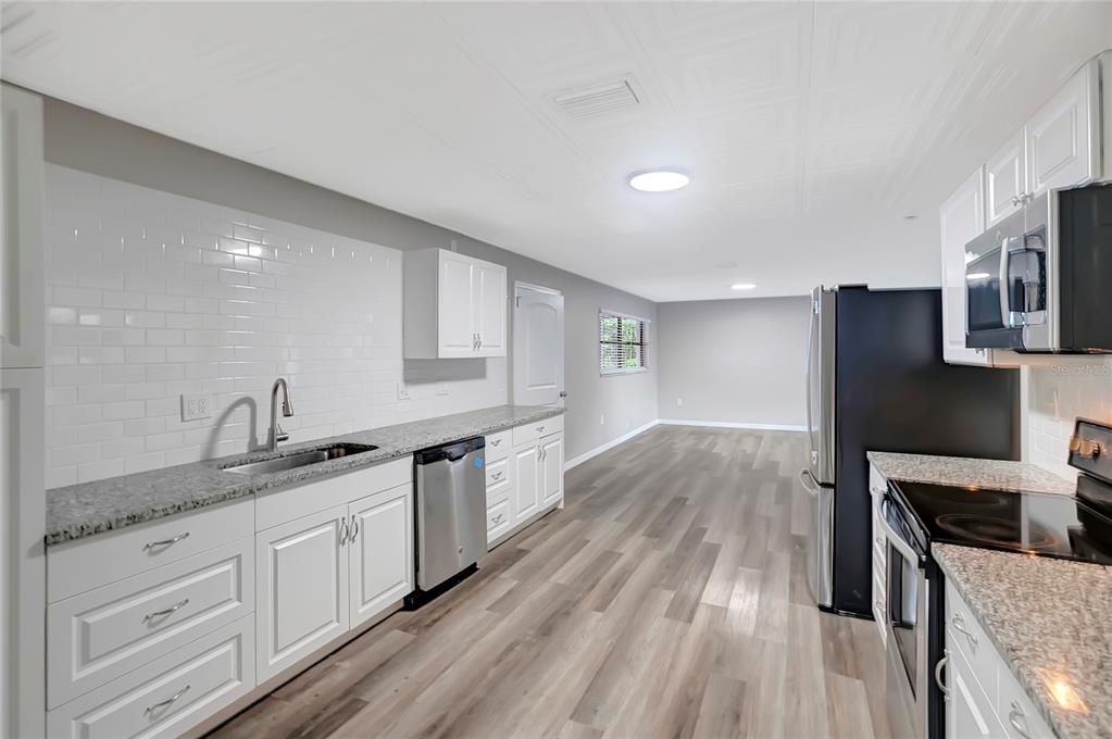 En Venta: $299,000 (3 camas, 2 baños, 1875 Pies cuadrados)
