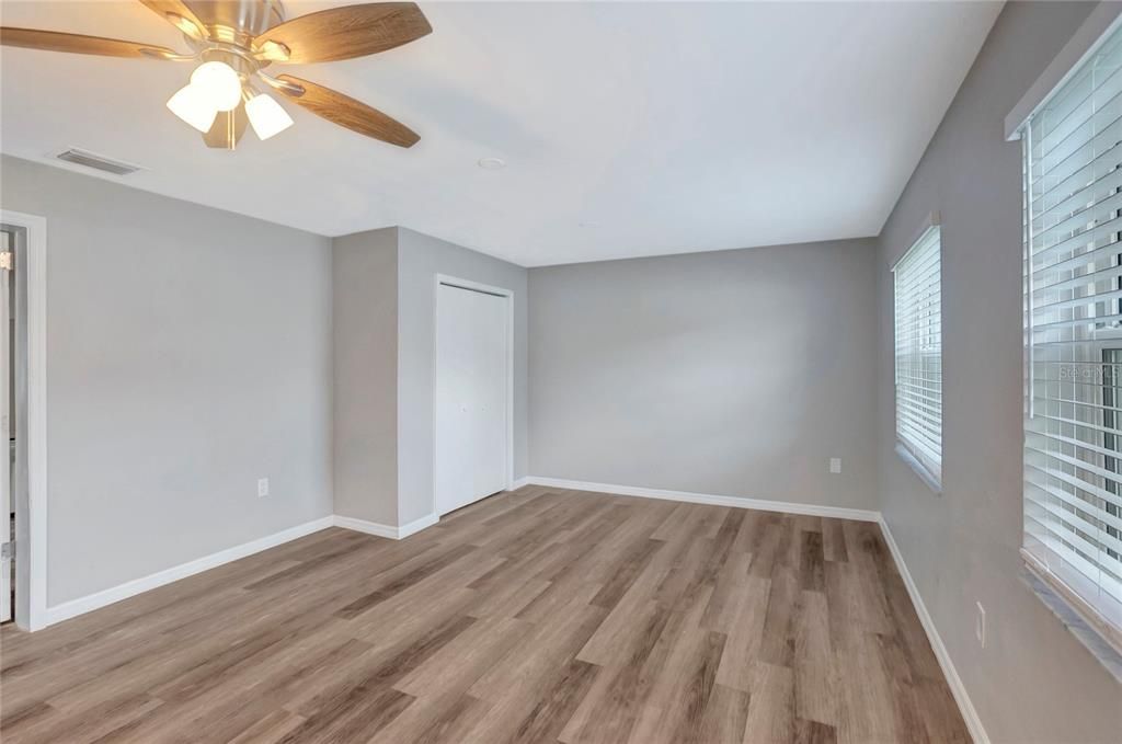 En Venta: $299,000 (3 camas, 2 baños, 1875 Pies cuadrados)