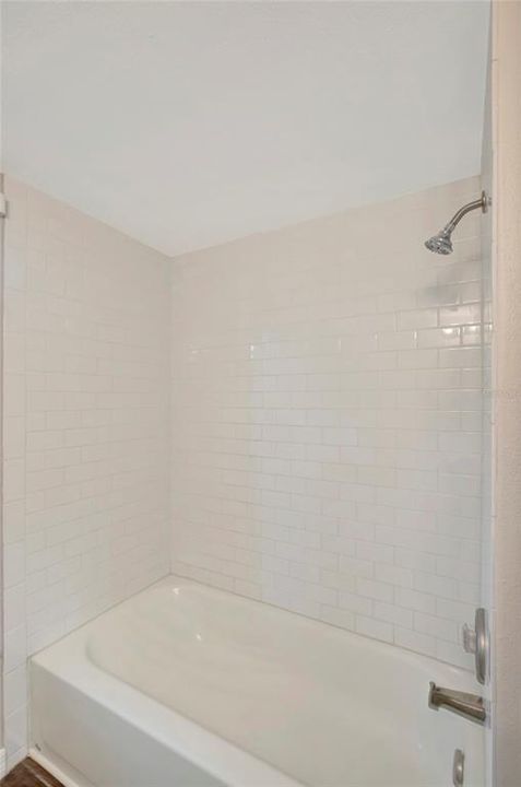 En Venta: $299,000 (3 camas, 2 baños, 1875 Pies cuadrados)