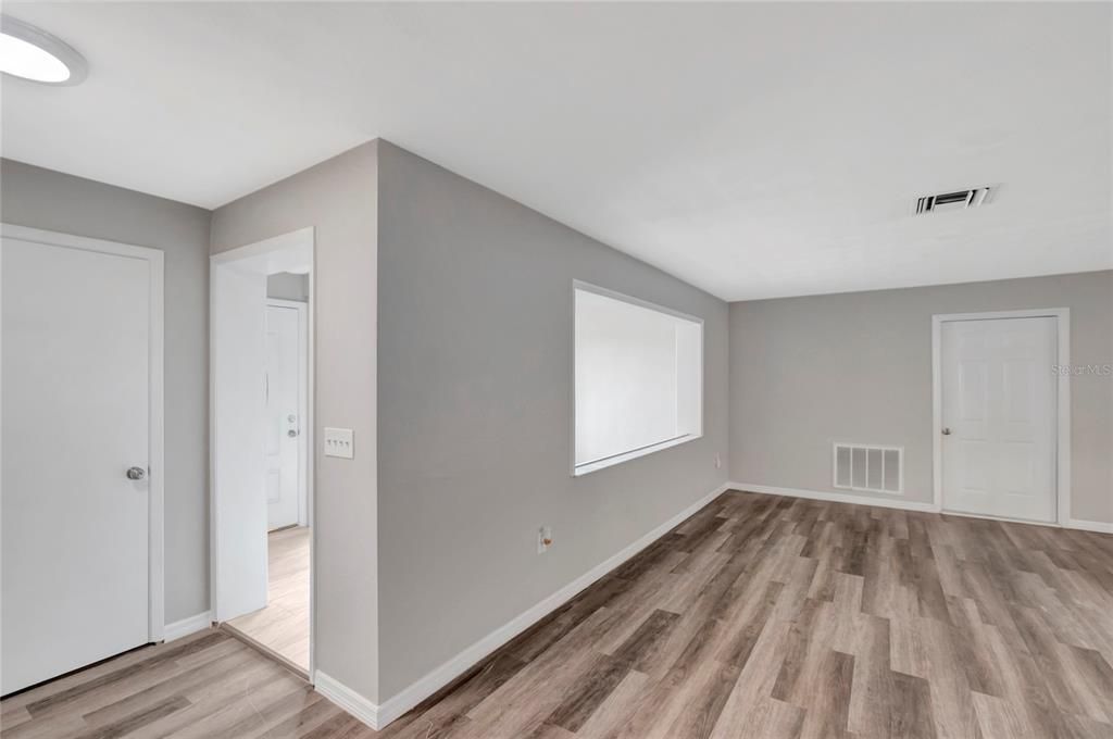 En Venta: $299,000 (3 camas, 2 baños, 1875 Pies cuadrados)