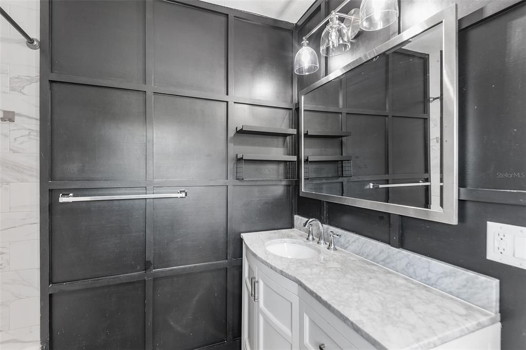 На продажу: $379,000 (4 спален, 2 ванн, 1704 Квадратных фут)
