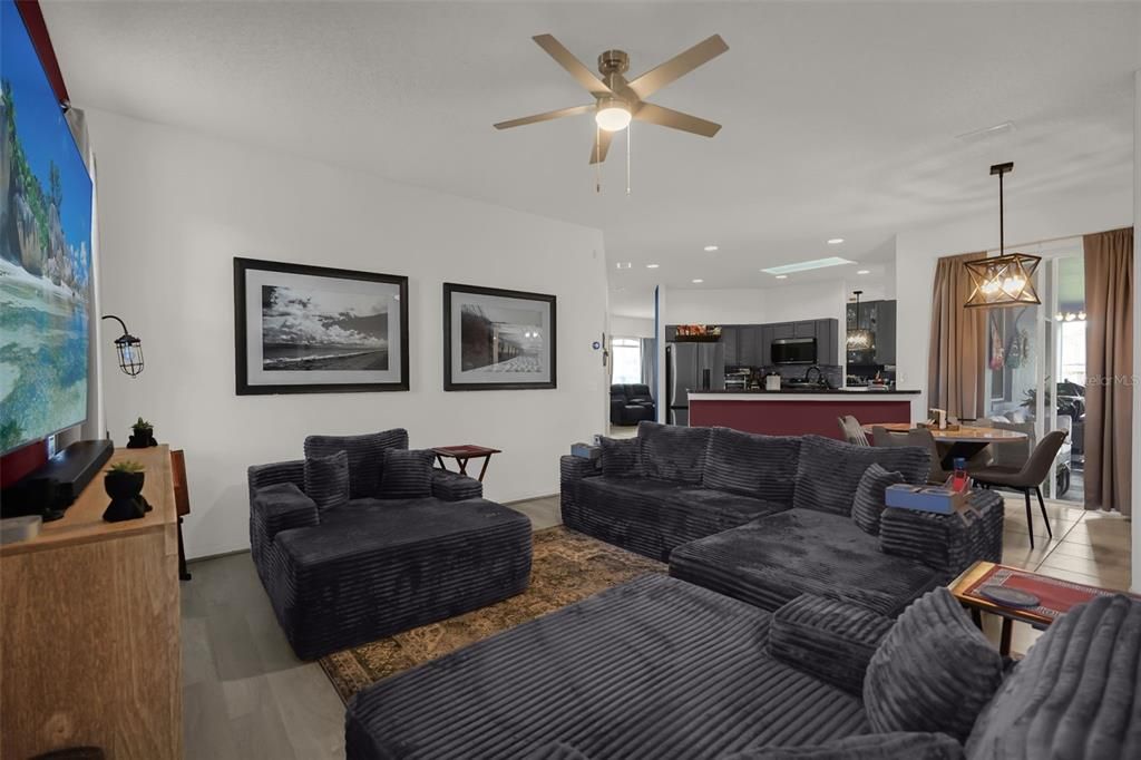 En Venta: $310,000 (3 camas, 2 baños, 1833 Pies cuadrados)