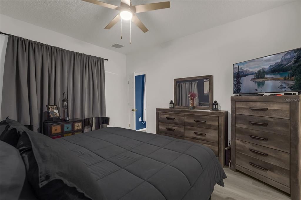 En Venta: $310,000 (3 camas, 2 baños, 1833 Pies cuadrados)