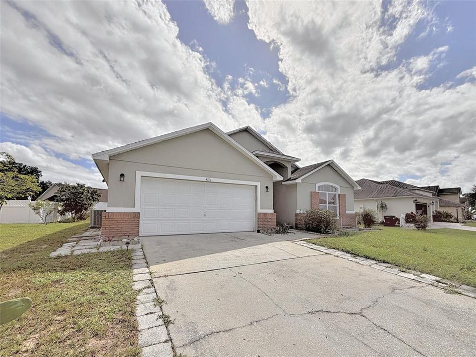 For Sale: $360,000 (3 beds, 2 baths, 1862 Square Feet)