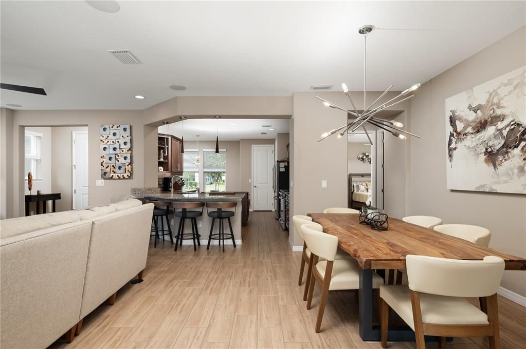 For Sale: $355,000 (2 beds, 2 baths, 1649 Square Feet)