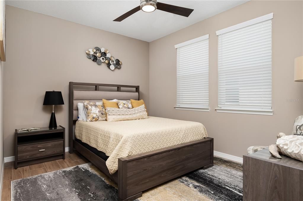 For Sale: $355,000 (2 beds, 2 baths, 1649 Square Feet)