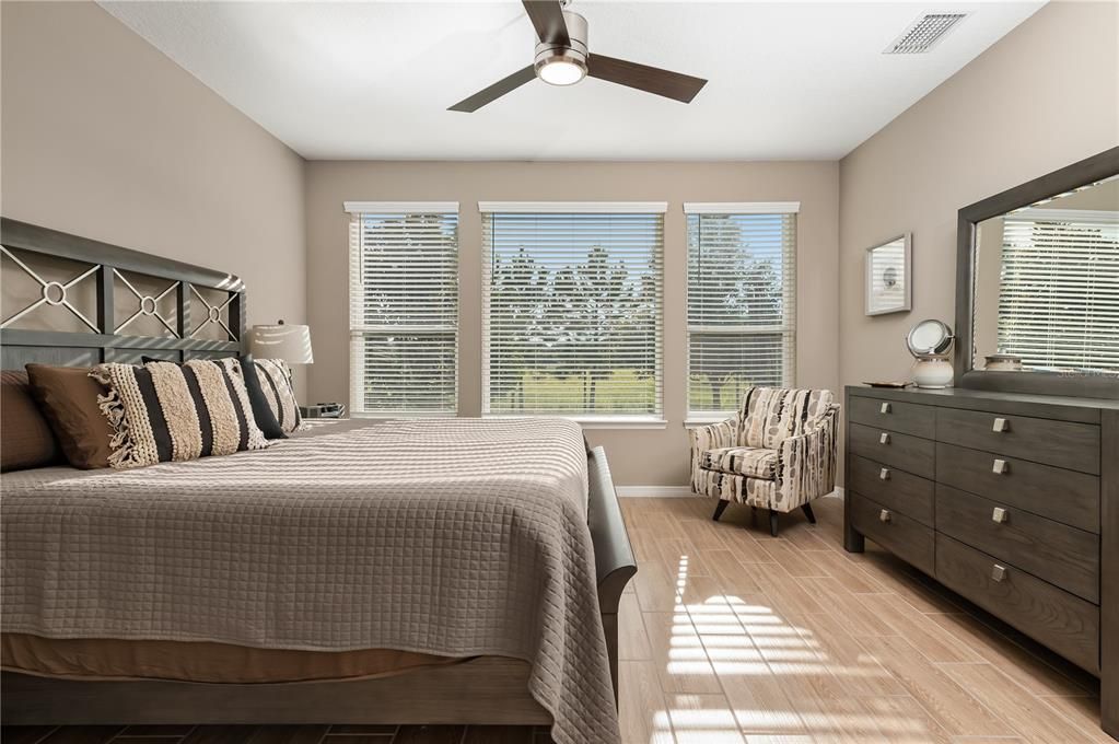 For Sale: $355,000 (2 beds, 2 baths, 1649 Square Feet)