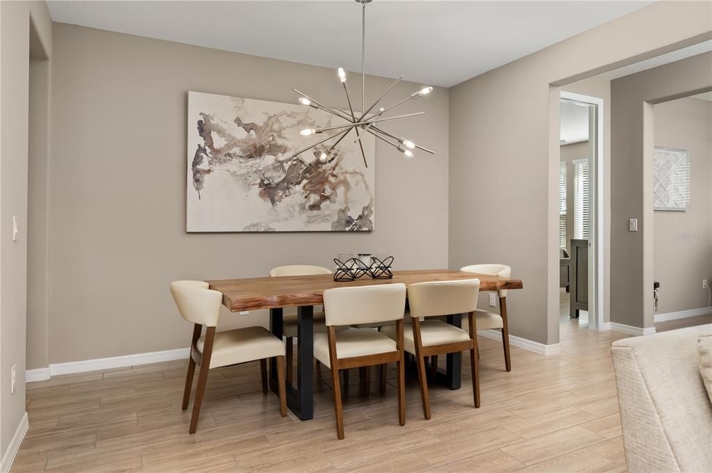 For Sale: $355,000 (2 beds, 2 baths, 1649 Square Feet)