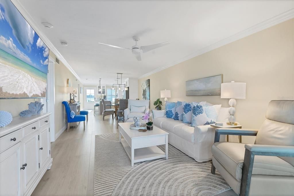 For Sale: $1,239,000 (2 beds, 2 baths, 1248 Square Feet)