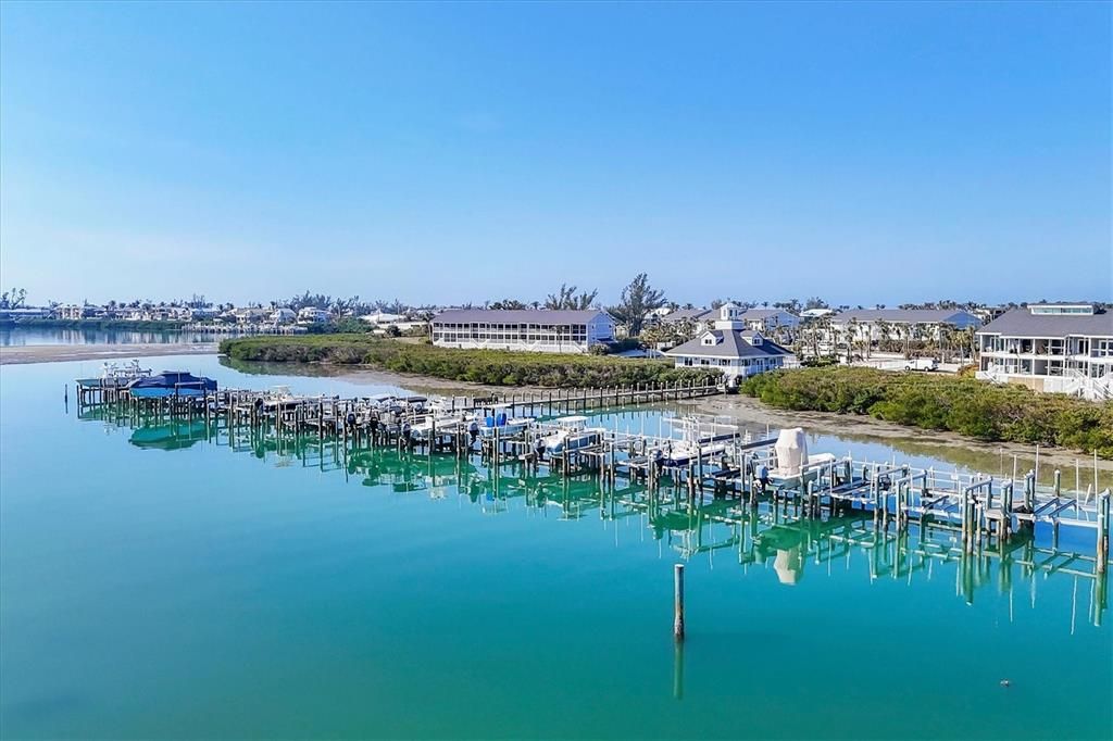 For Sale: $1,239,000 (2 beds, 2 baths, 1248 Square Feet)