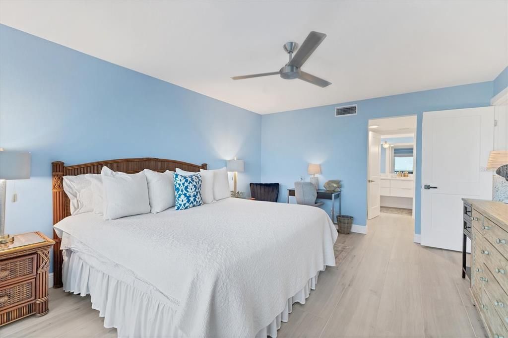 For Sale: $1,239,000 (2 beds, 2 baths, 1248 Square Feet)