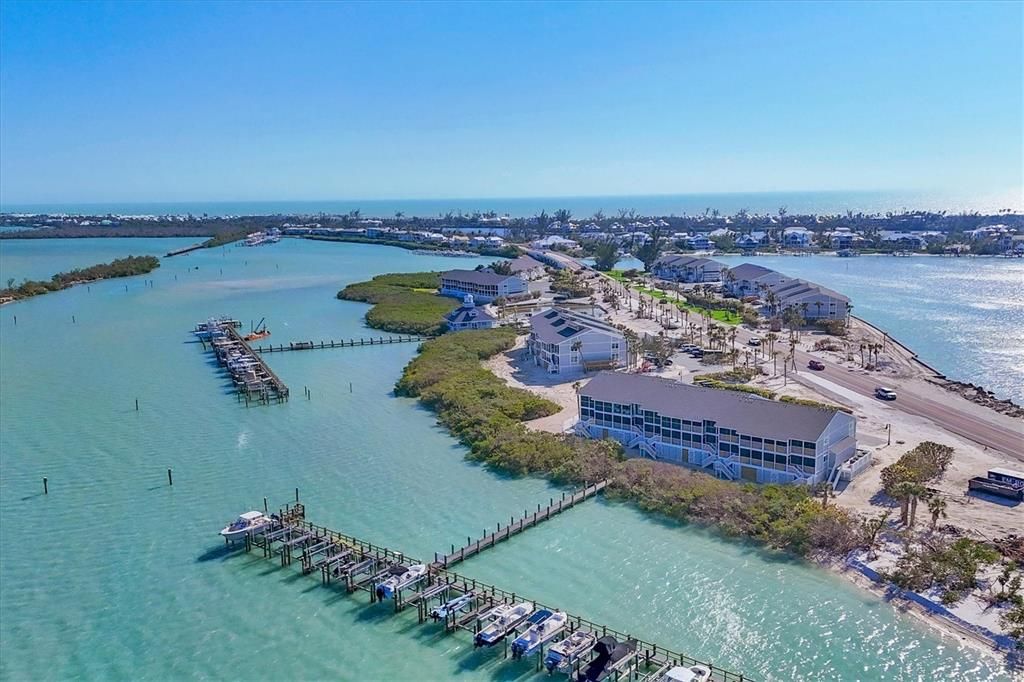 For Sale: $1,239,000 (2 beds, 2 baths, 1248 Square Feet)