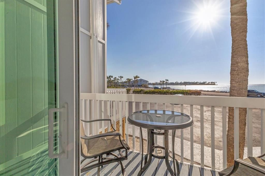 For Sale: $1,239,000 (2 beds, 2 baths, 1248 Square Feet)