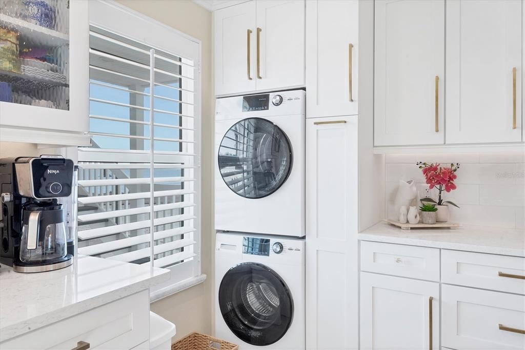 For Sale: $1,239,000 (2 beds, 2 baths, 1248 Square Feet)