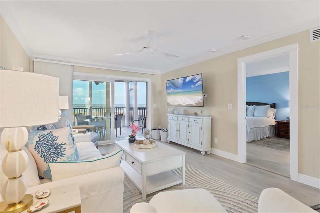 For Sale: $1,239,000 (2 beds, 2 baths, 1248 Square Feet)