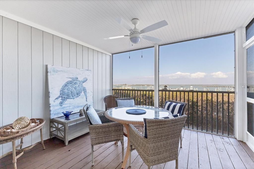 For Sale: $1,239,000 (2 beds, 2 baths, 1248 Square Feet)
