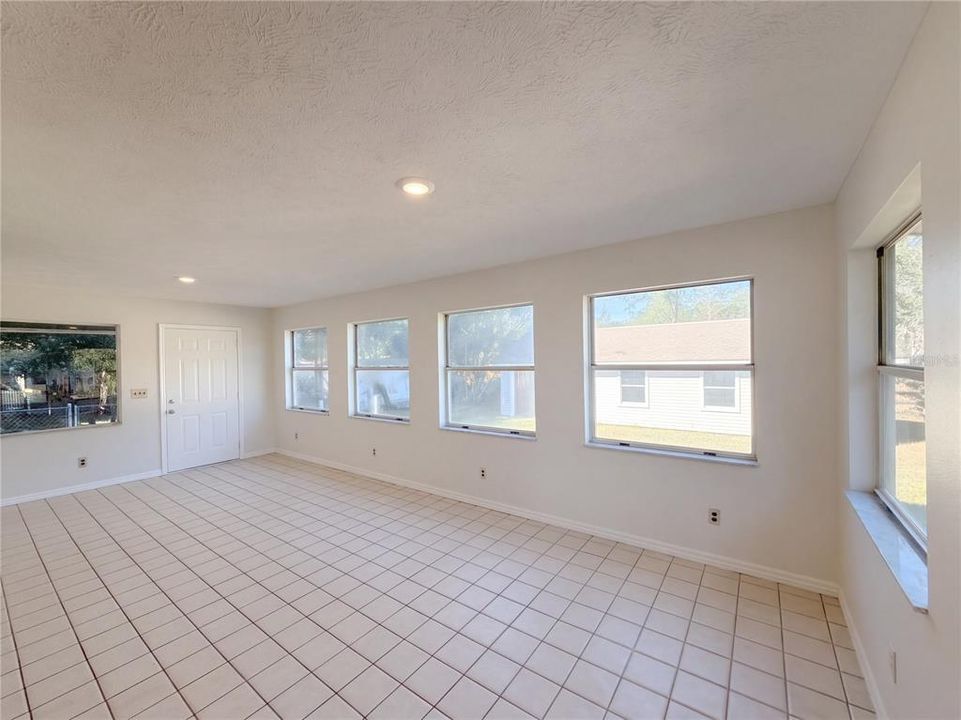En Venta: $260,000 (3 camas, 2 baños, 2020 Pies cuadrados)