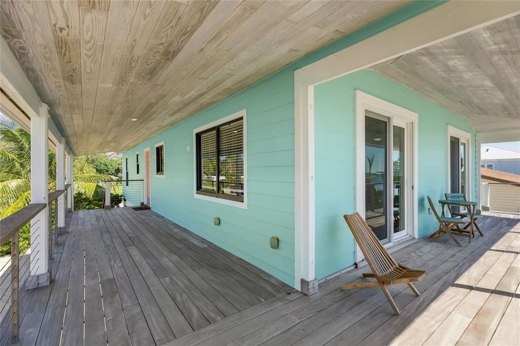 For Sale: $1,350,000 (2 beds, 2 baths, 1248 Square Feet)