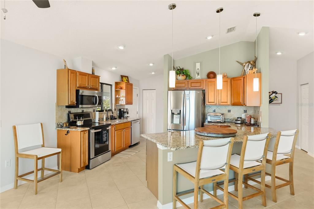 For Sale: $1,350,000 (2 beds, 2 baths, 1248 Square Feet)