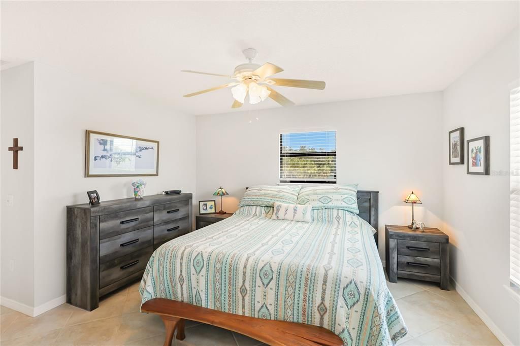 For Sale: $1,350,000 (2 beds, 2 baths, 1248 Square Feet)