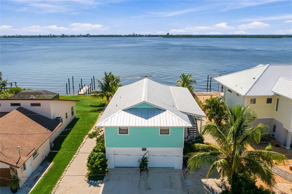 For Sale: $1,350,000 (2 beds, 2 baths, 1248 Square Feet)