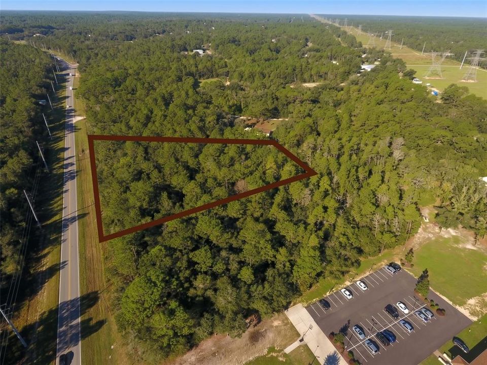 En Venta: $320,000 (2.41 acres)