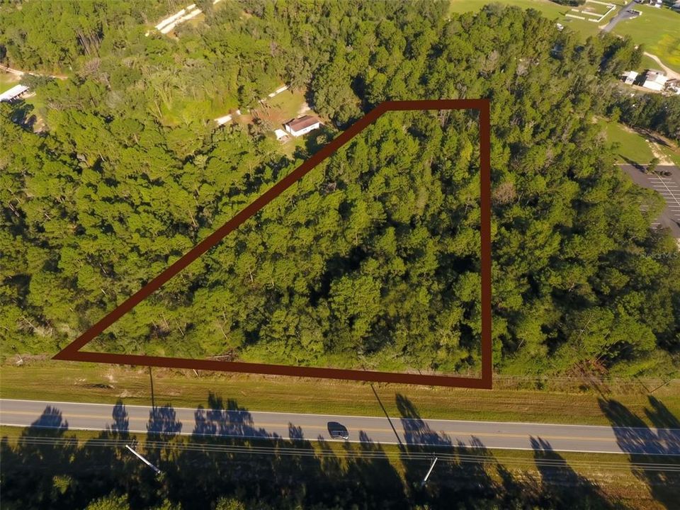 En Venta: $320,000 (2.41 acres)