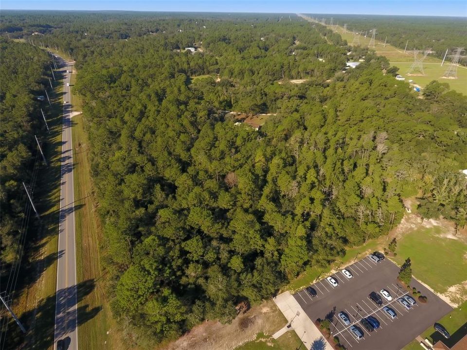 En Venta: $320,000 (2.41 acres)