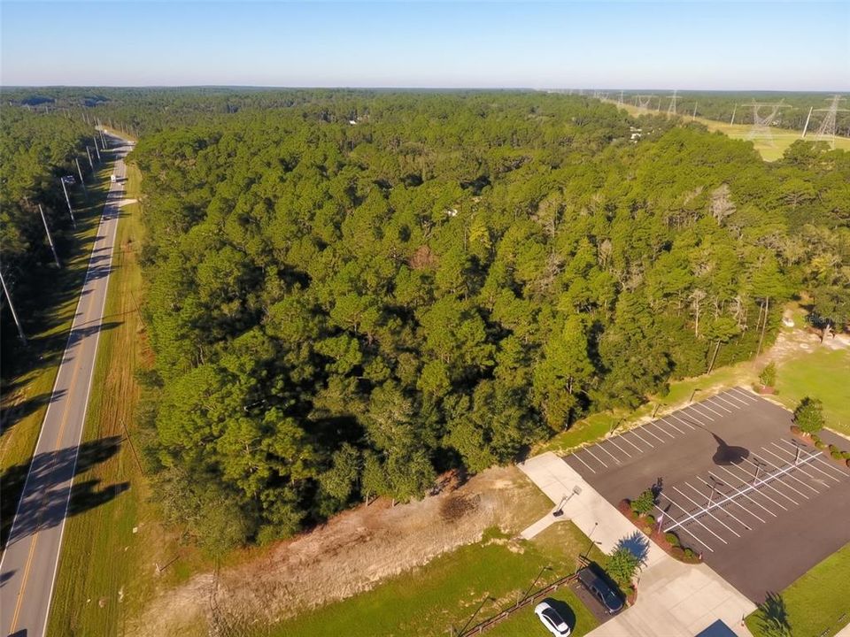 En Venta: $320,000 (2.41 acres)