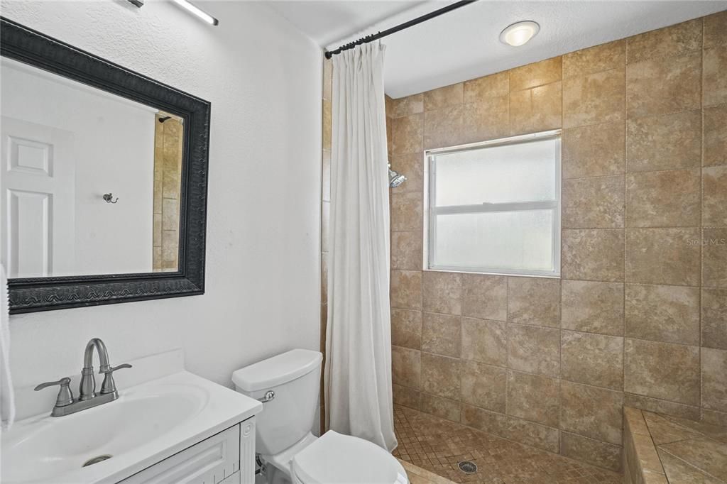 En Venta: $429,000 (2 camas, 2 baños, 1444 Pies cuadrados)
