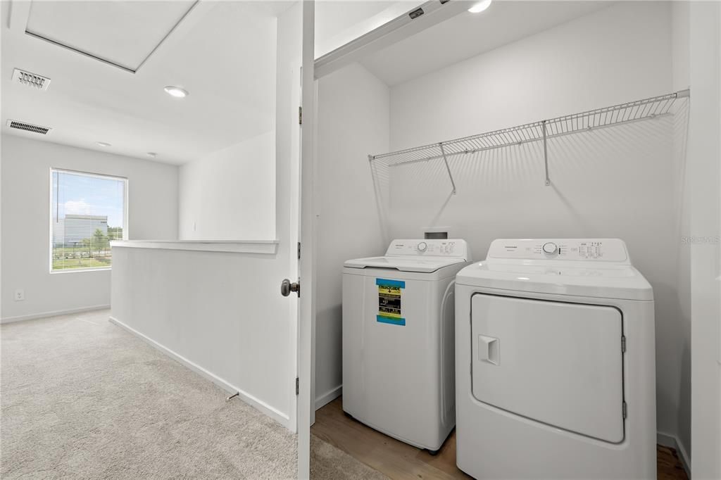 В аренду: $1,900 (3 спален, 2 ванн, 1378 Квадратных фут)