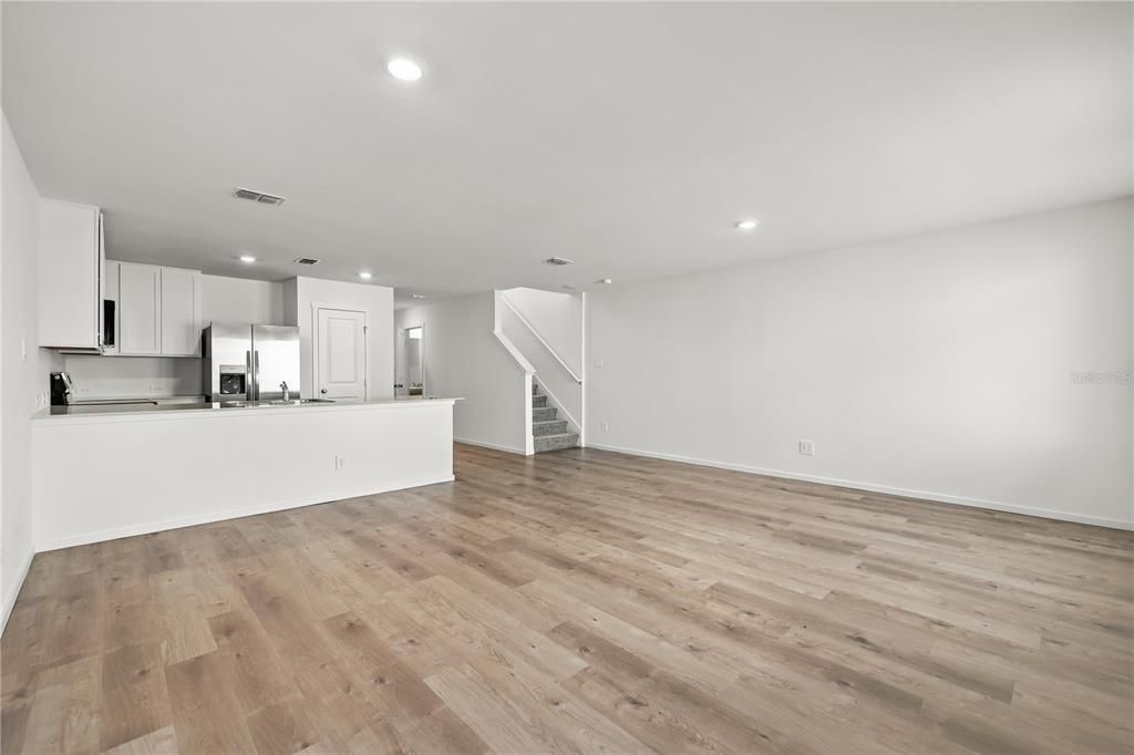 В аренду: $1,900 (3 спален, 2 ванн, 1378 Квадратных фут)