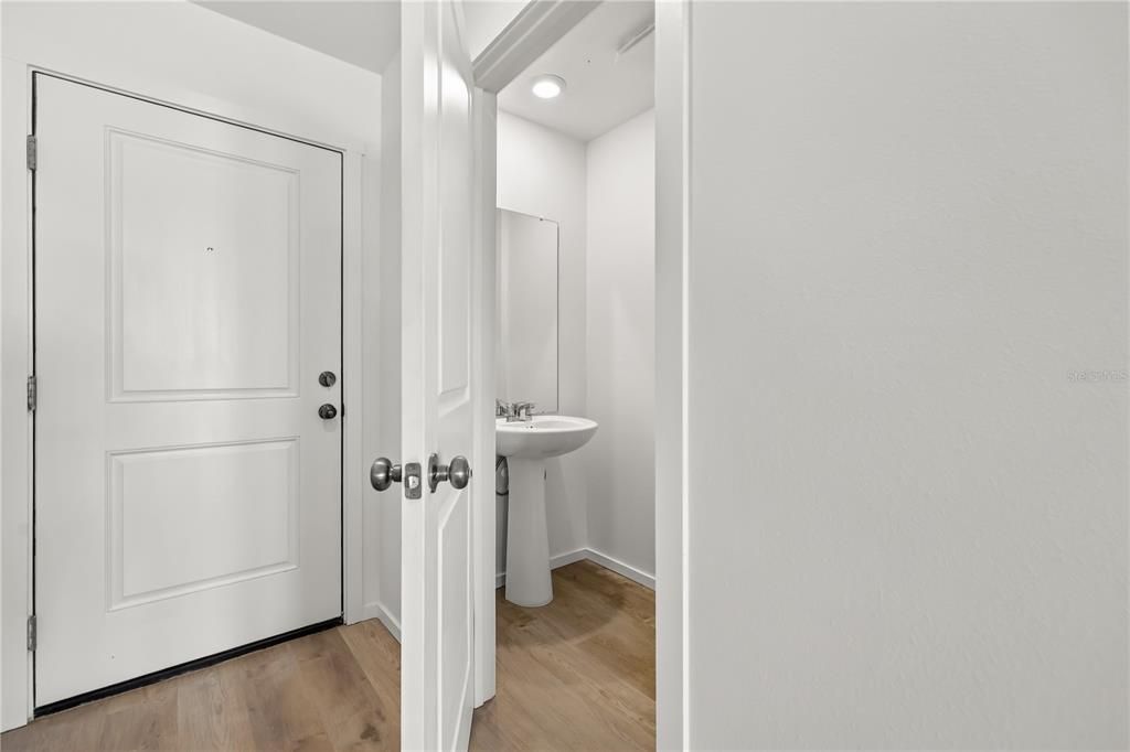 В аренду: $1,900 (3 спален, 2 ванн, 1378 Квадратных фут)